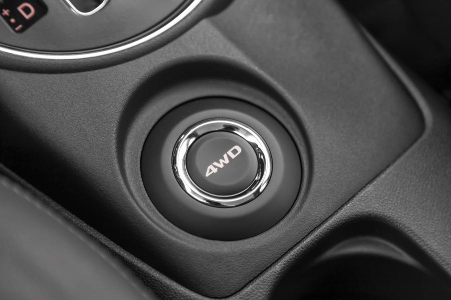 Детали интерьера Mitsubishi Outlander Sport HPE Flex 2020 года  (LA) (фото 11 из 15)